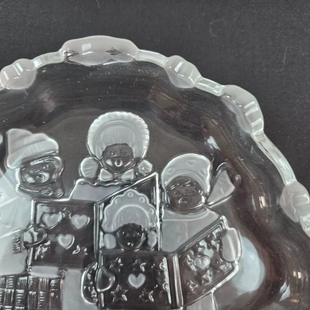 Mikasa Celebrations Carolers Collection Candy Sweets Dish 8 1/2 Inches